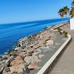 Seafront Homes Apartman Castillo de Banos